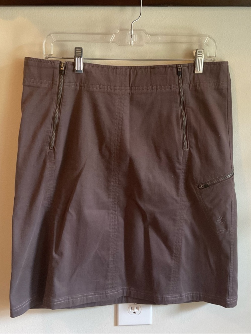 Athleta Brown Utility Skirt Size 10 Plum Tone Stretch Zip Pocket
